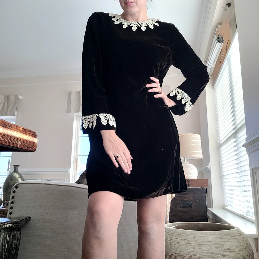 Doen Vibes - Black Velvet Midi Dress with Cream Lace